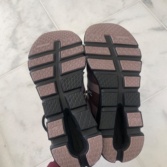 On cloud cloudrunner 7.5 - Picture 8 of 8